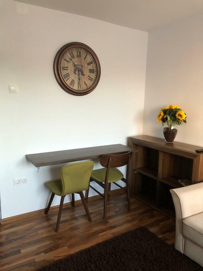 Little Cute Homey Apartman Satu Mare Exterior foto
